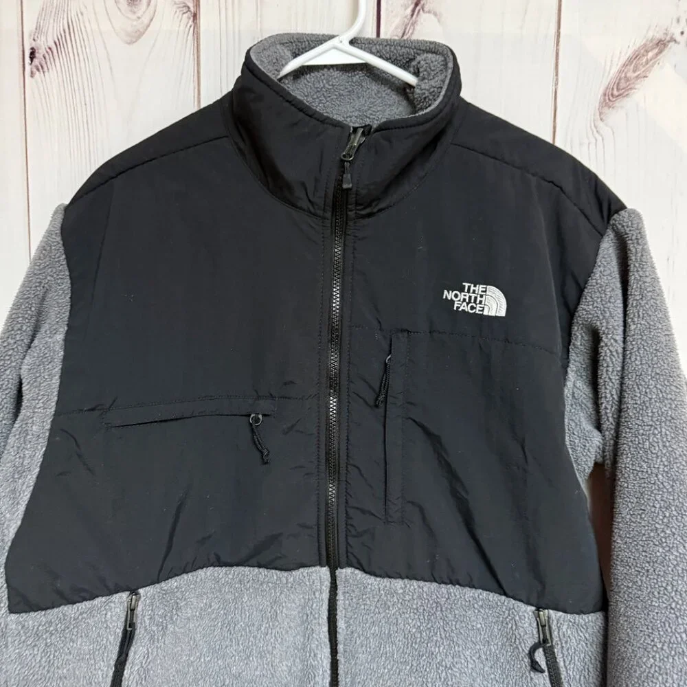 The North Face classic tnf